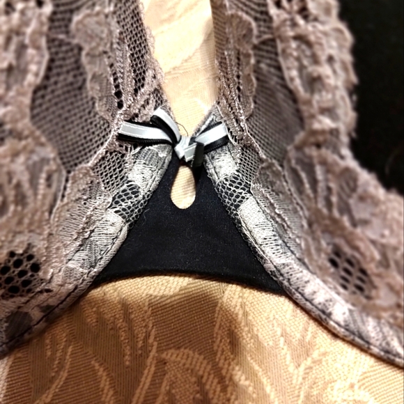 🪽🖤🪽 Fab Vintage VS Black Satin & Cream Lace Padded Push-Up Bra - 38D - Picture 4 of 10